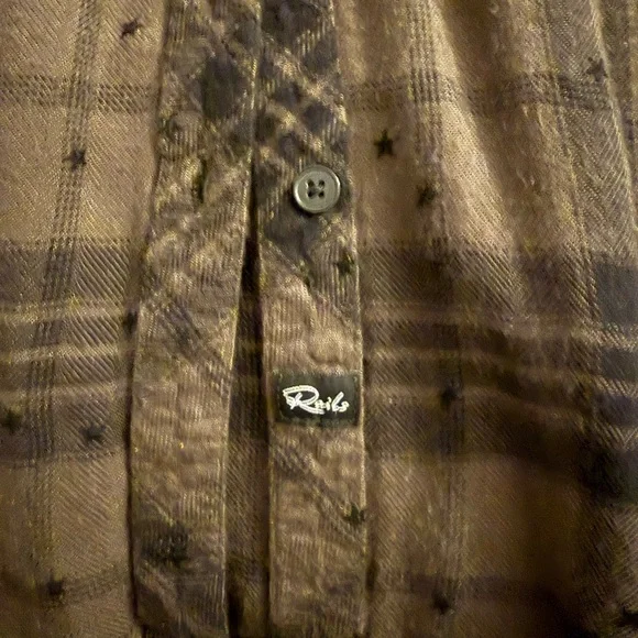 Adorable green plaid Rails flannel with stars Medium - Picture 3 of 4